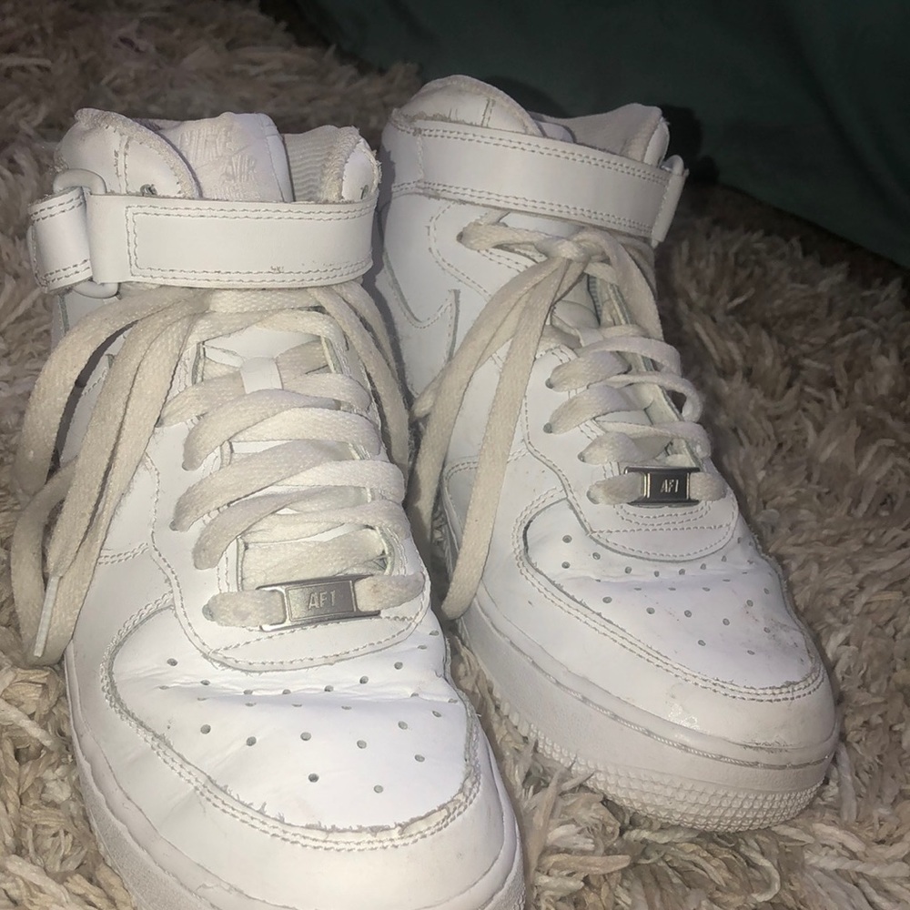 NIKE AIRFORCE 1’s HIGH TOPS